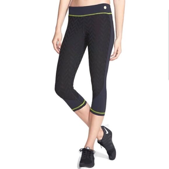 Trina Turk Jet Set Jacquard Workout Capris Sz XS - Picture 2 of 7